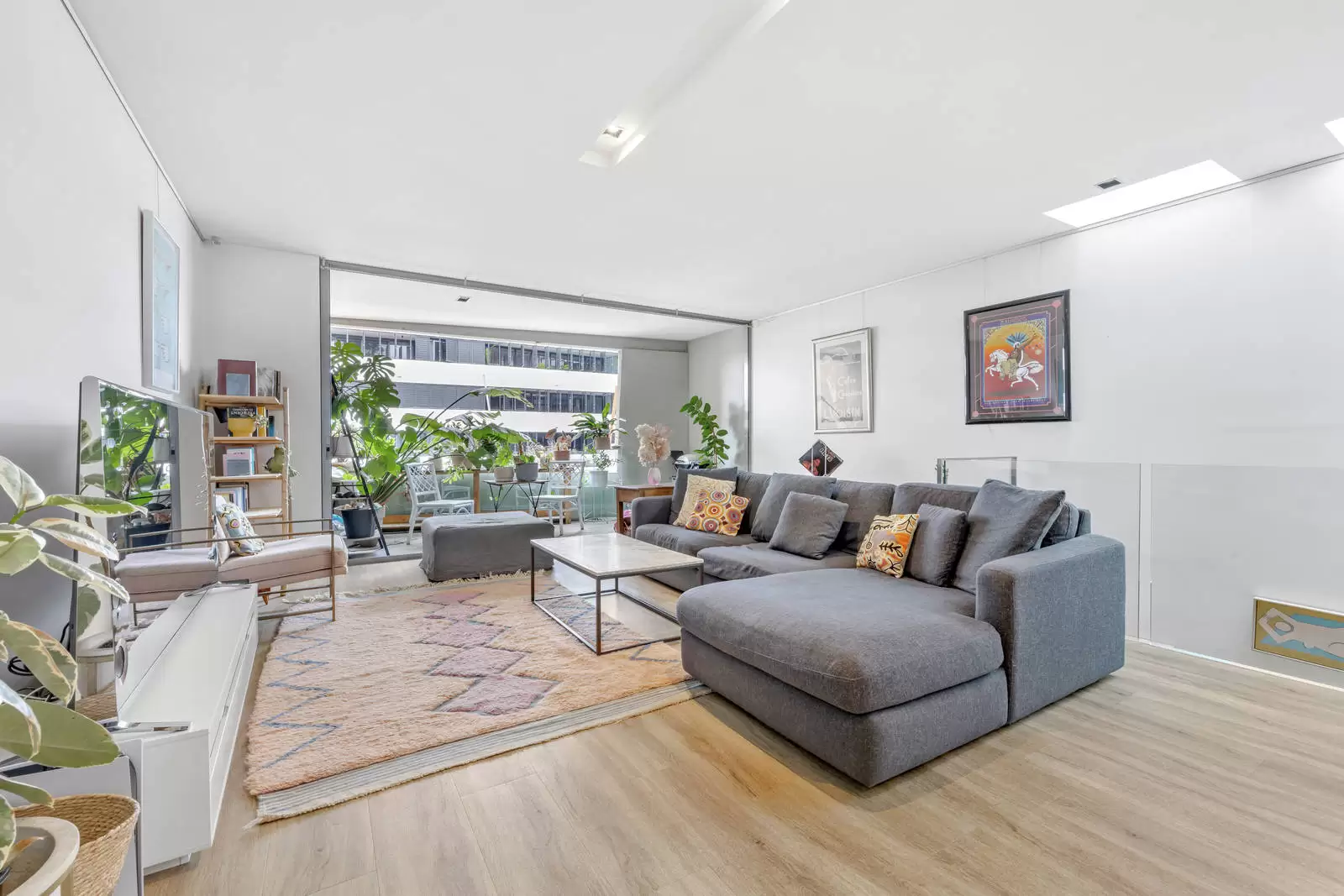 112/431 Bourke Street, Surry Hills Leased by Sydney Sotheby's International Realty - image 1