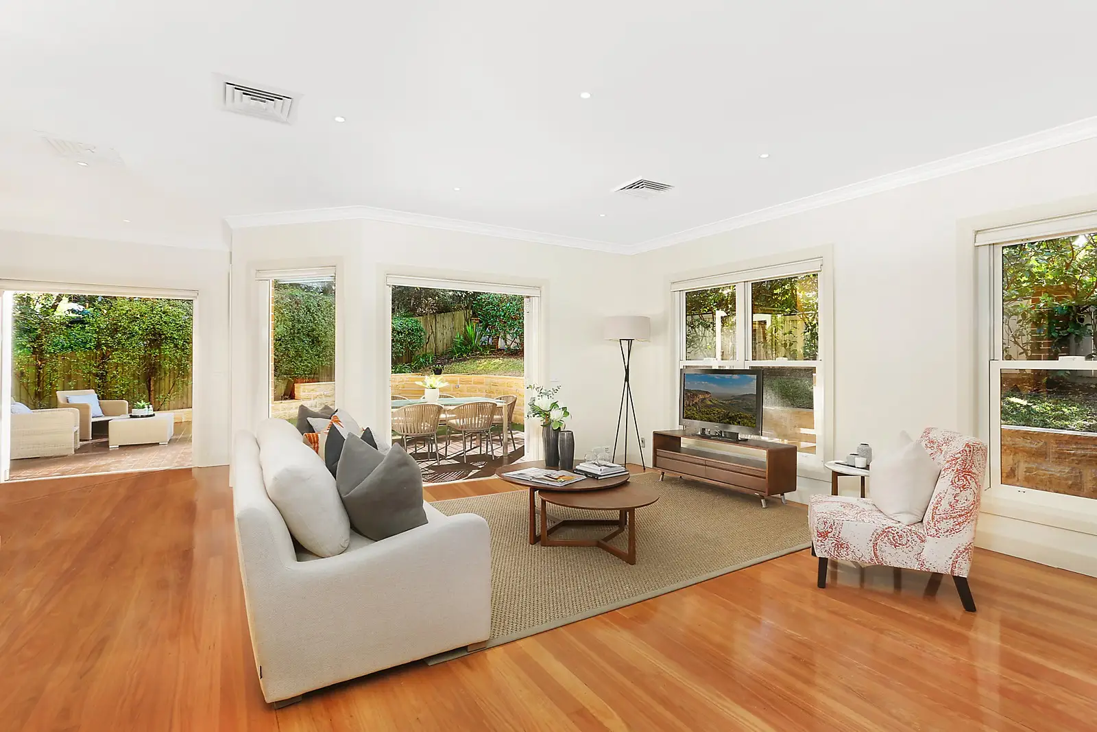 1A Catalpa Crescent, Turramurra Sold by Sydney Sotheby's International Realty - image 1