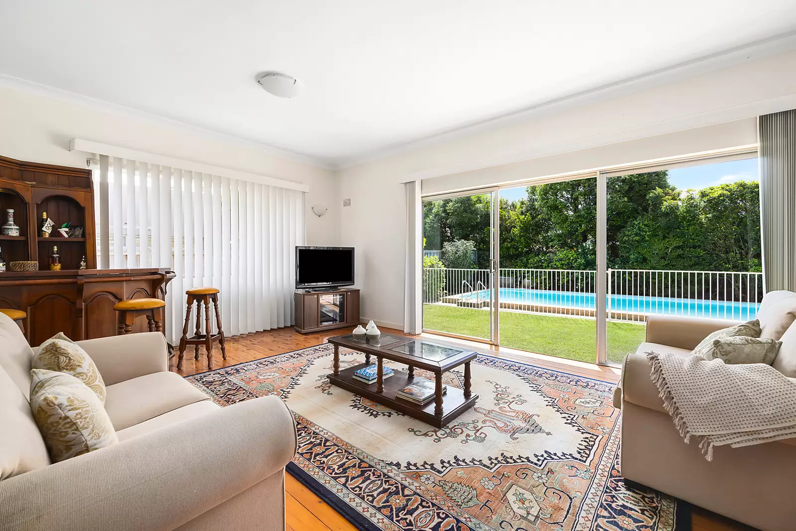 6 Phillip Street, South Coogee Sold by Sydney Sotheby's International Realty - image 2