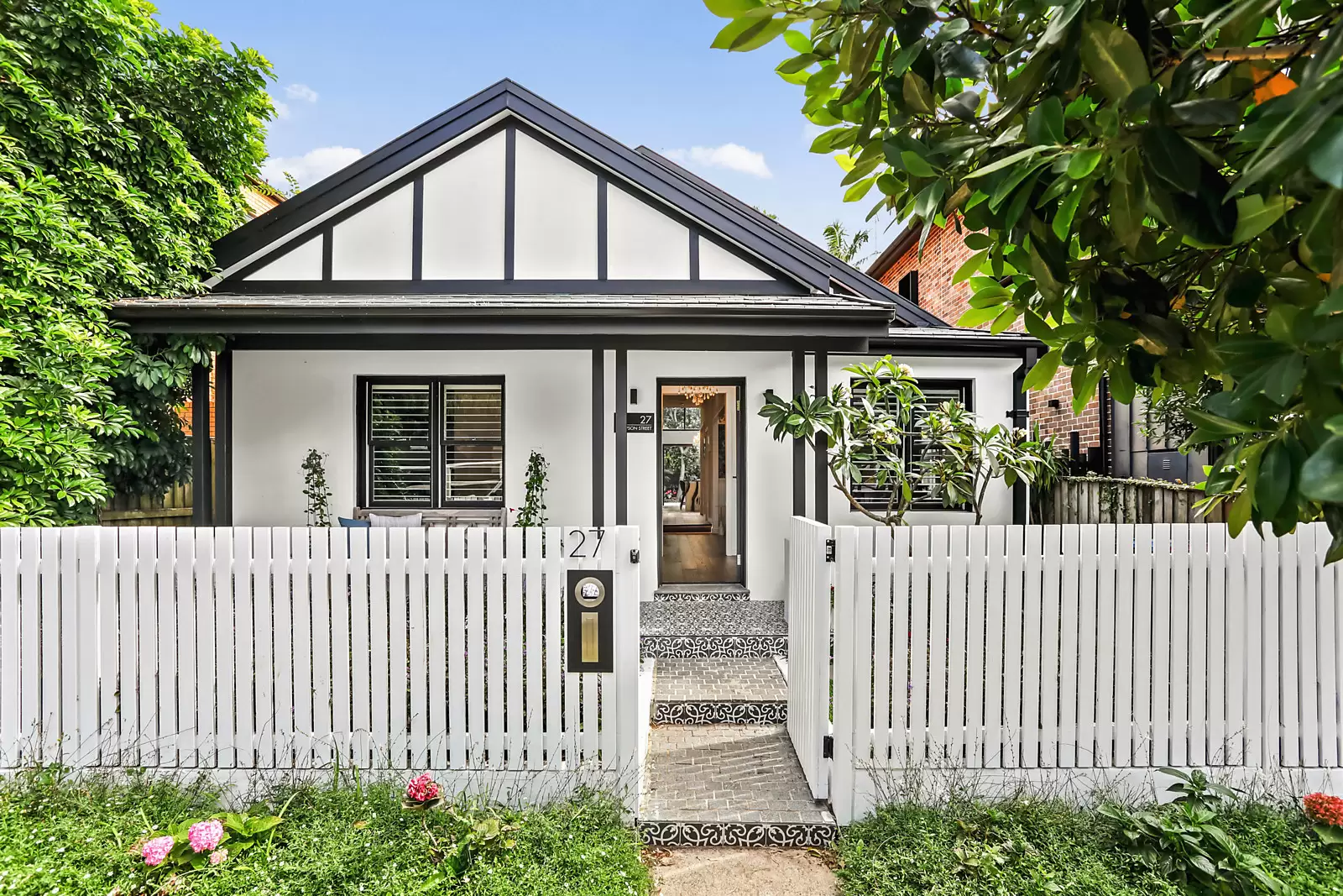 27 Simpson Street, Bondi Beach Auction by Sydney Sotheby's International Realty - image 2