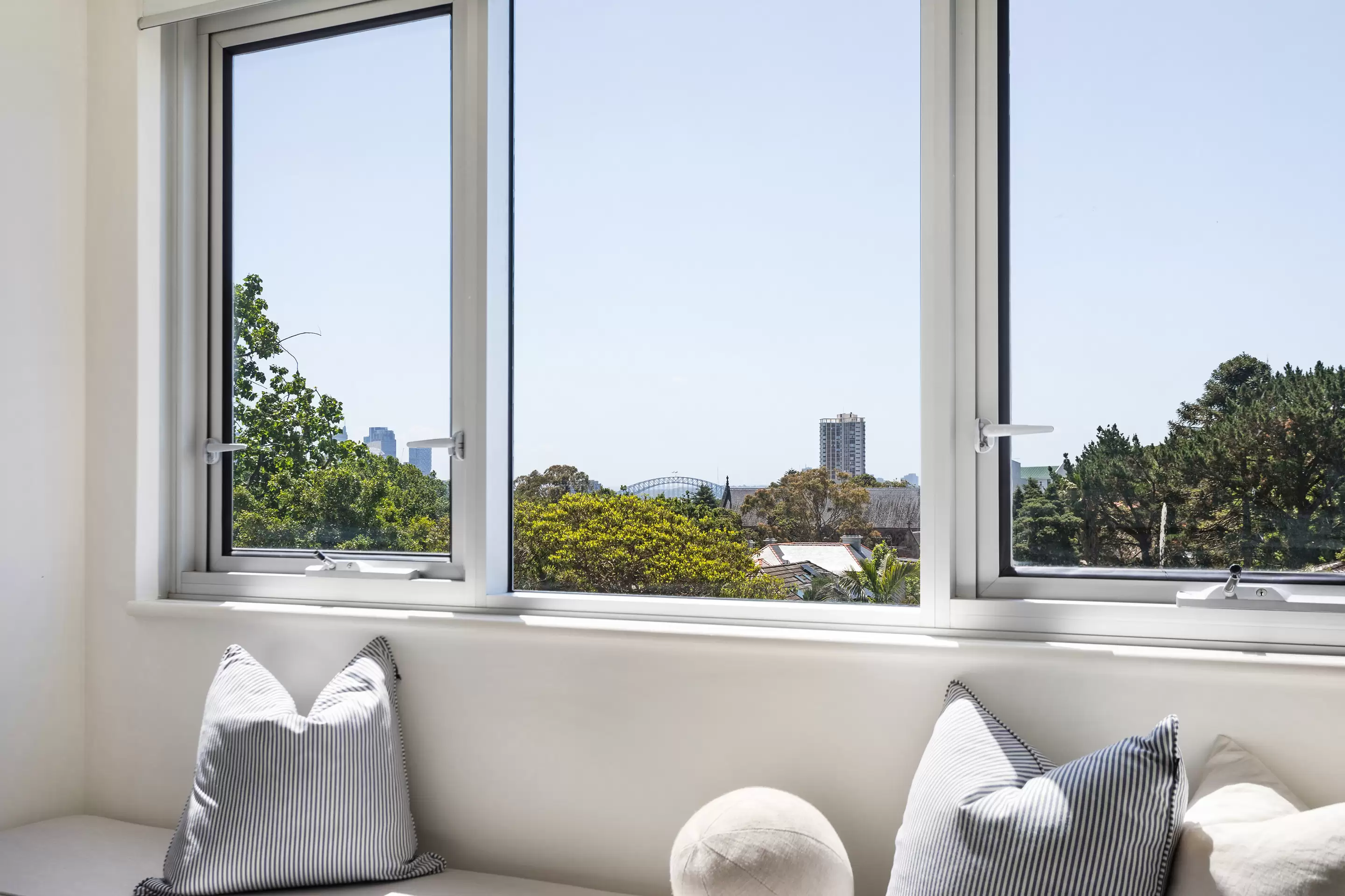 22/8 Fullerton Street, Woollahra Auction by Sydney Sotheby's International Realty - image 9