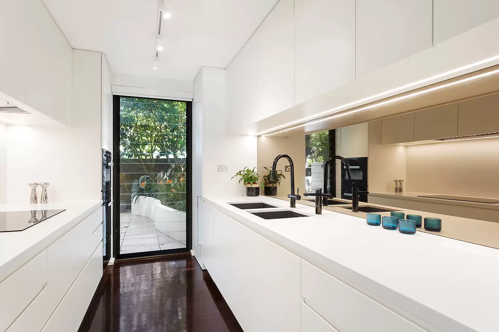 10/16-18 Rosemont Avenue, Woollahra Sold by Sydney Sotheby's International Realty - image 5