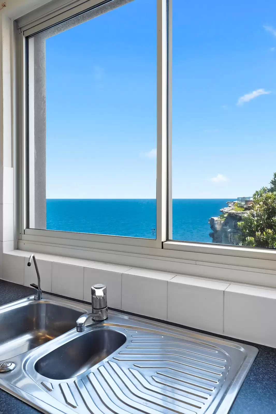 4/190 Hastings Parade, North Bondi Sold by Sydney Sotheby's International Realty - image 9