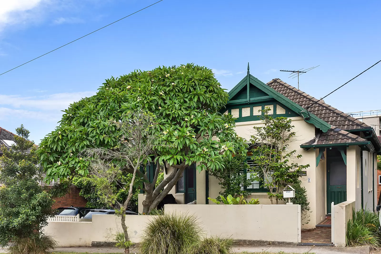 2 Glen Street, Bondi Auction by Sydney Sotheby's International Realty - image 1