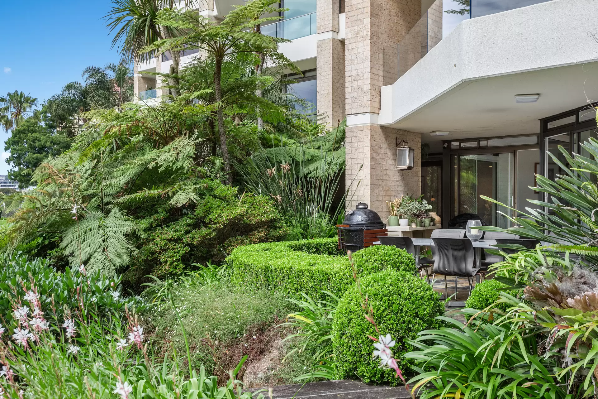 19/93 Elizabeth Bay Road, Elizabeth Bay For Sale by Sydney Sotheby's International Realty - image 1