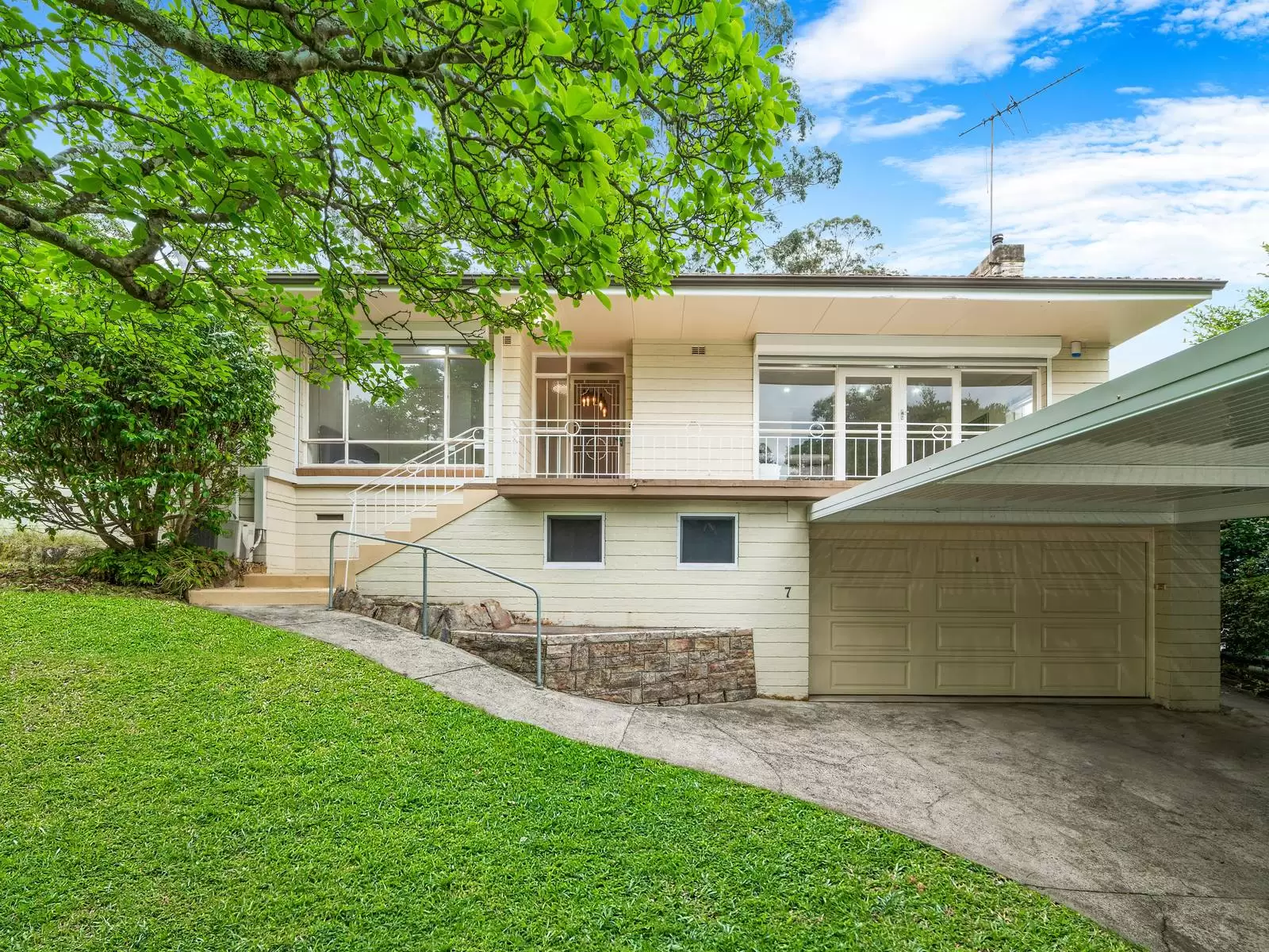 7 Grandview Street, Pymble Sold by Sydney Sotheby's International Realty - image 4