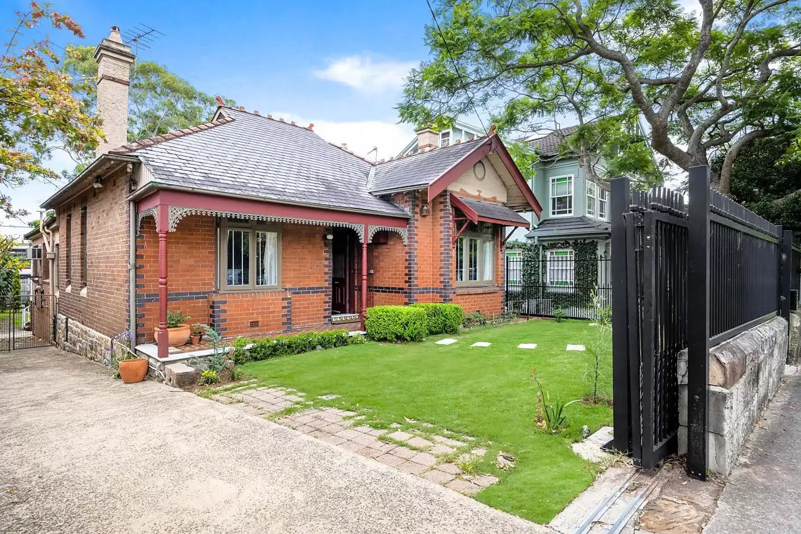 33 Darley Road, Randwick Sold by Sydney Sotheby's International Realty - image 1