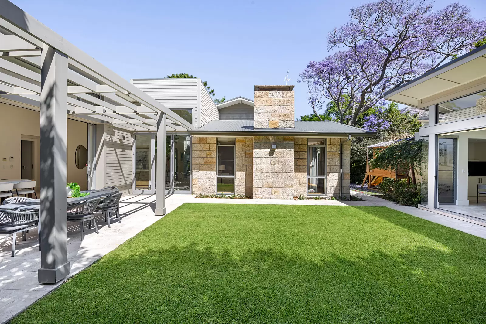 17 Ferry Street, Hunters Hill For Sale by Sydney Sotheby's International Realty - image 2