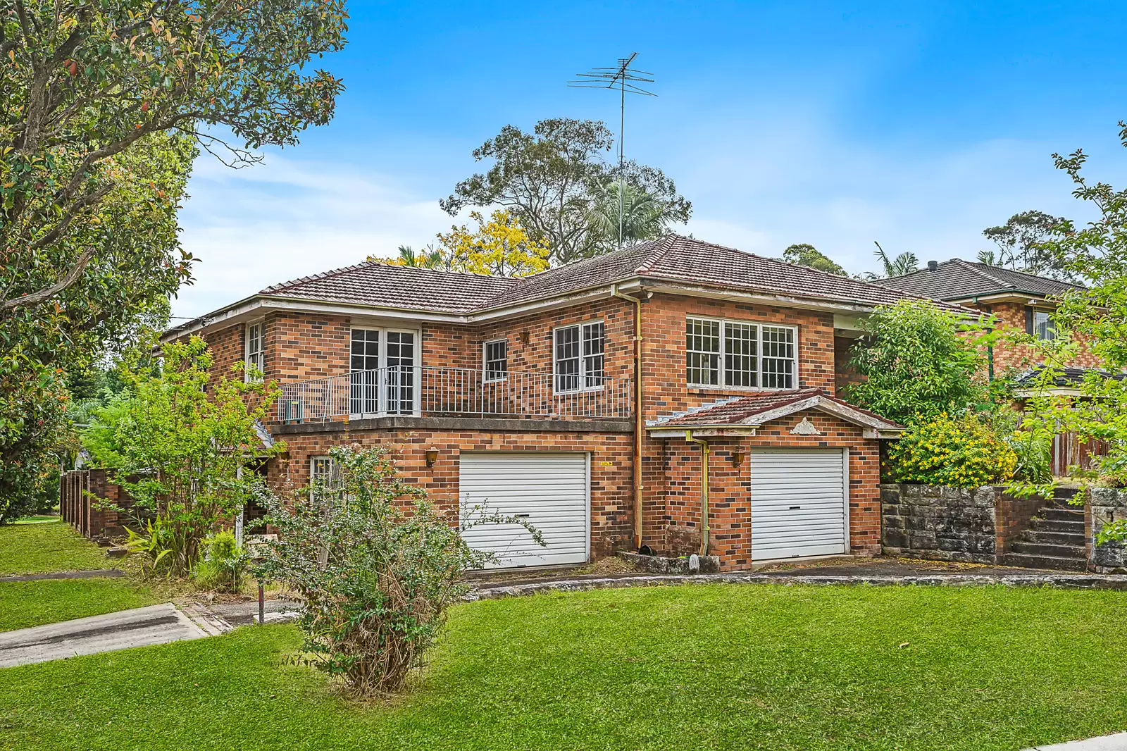 19 Tanderra Avenue, Carlingford Sold by Sydney Sotheby's International Realty - image 2