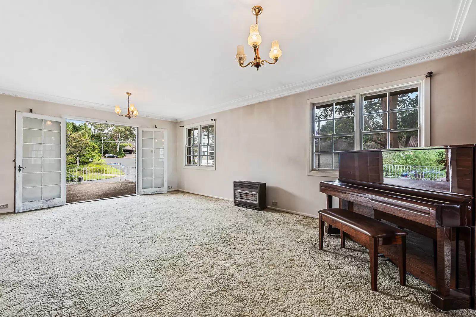 19 Tanderra Avenue, Carlingford Sold by Sydney Sotheby's International Realty - image 4