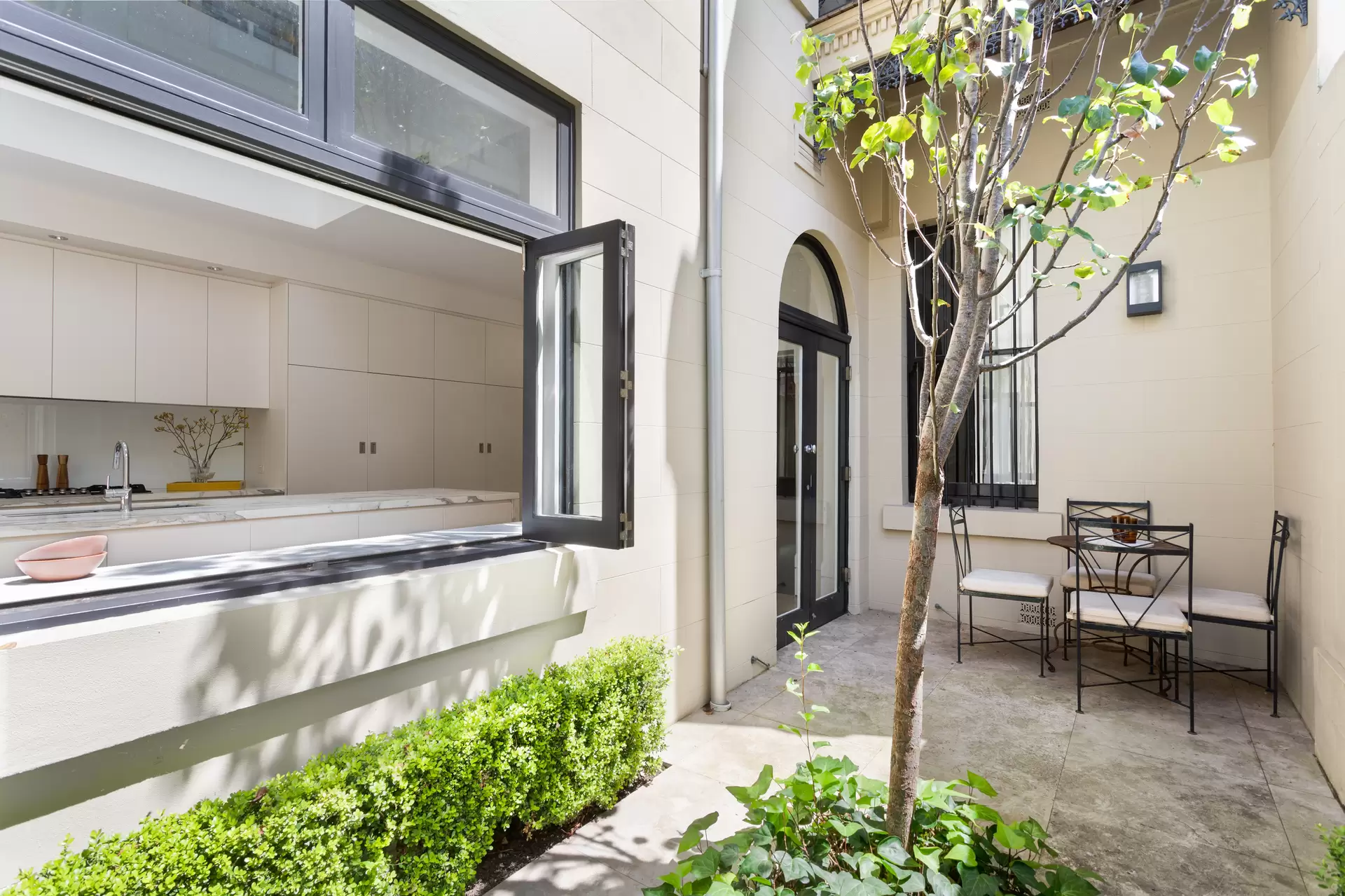 9 McDonald Street, Potts Point For Sale by Sydney Sotheby's International Realty - image 1