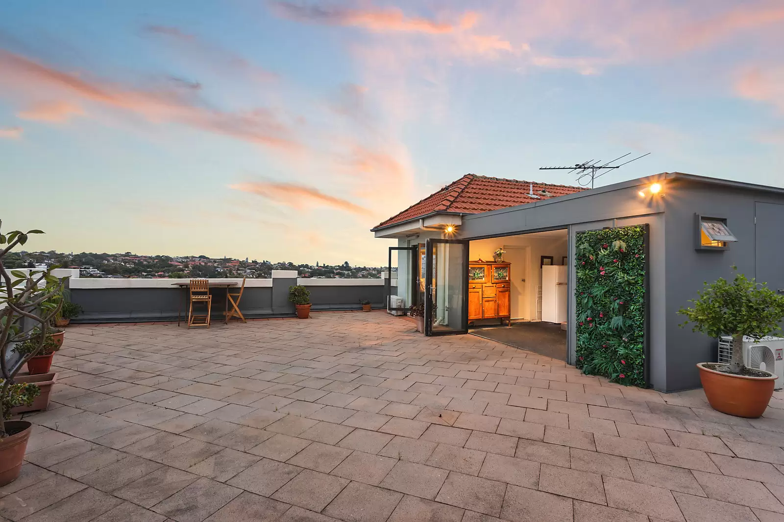 9/53-55 Coogee Bay Road, Randwick For Sale by Sydney Sotheby's International Realty - image 1