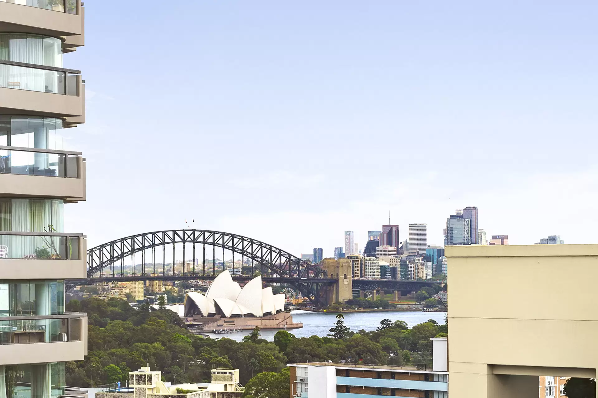 901/40 Macleay Street, Elizabeth Bay Auction by Sydney Sotheby's International Realty - image 1