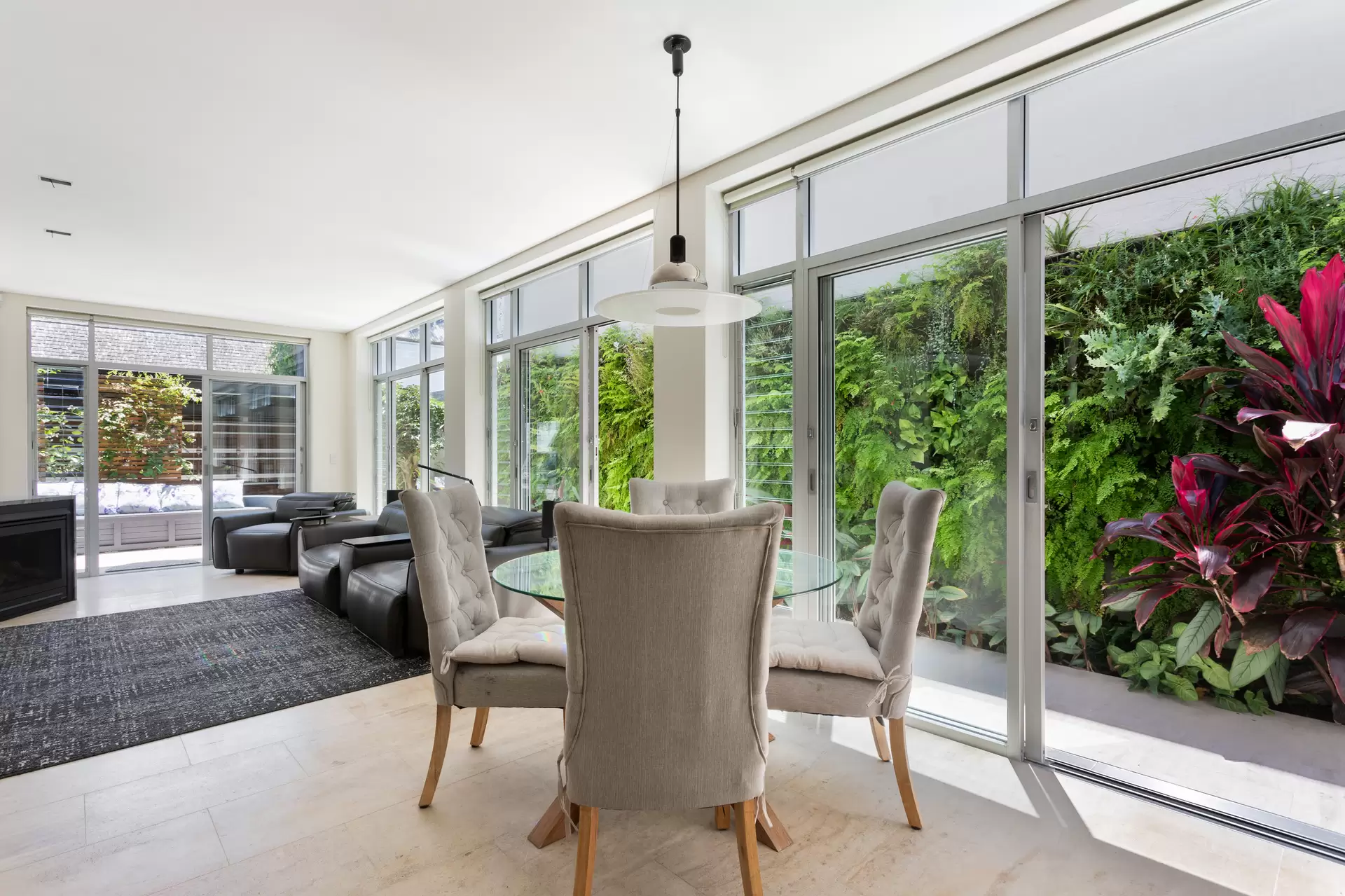 4 Queen Street, Woollahra Sold by Sydney Sotheby's International Realty - image 1