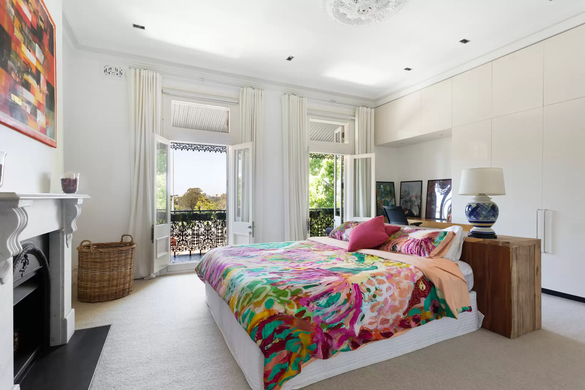 4 Queen Street, Woollahra Sold by Sydney Sotheby's International Realty - image 1