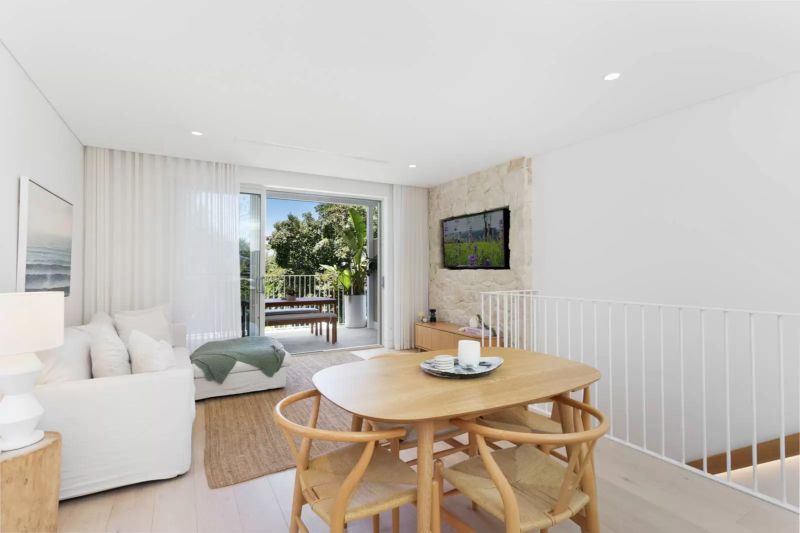 11 Frederick Street, Coogee Auction by Sydney Sotheby's International Realty - image 4