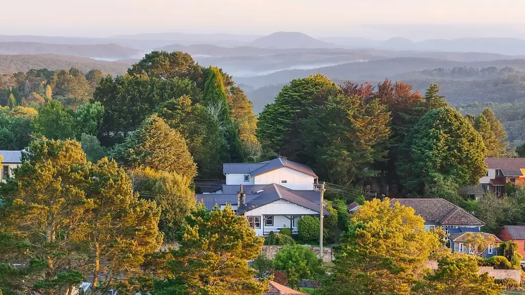 17 Britain Street, Leura Auction by Sydney Sotheby's International Realty