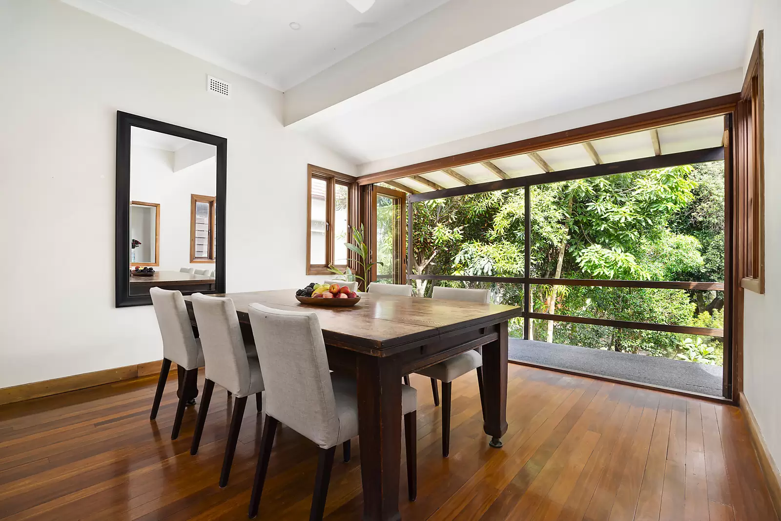 137 Doncaster Avenue, Kensington Auction by Sydney Sotheby's International Realty - image 4