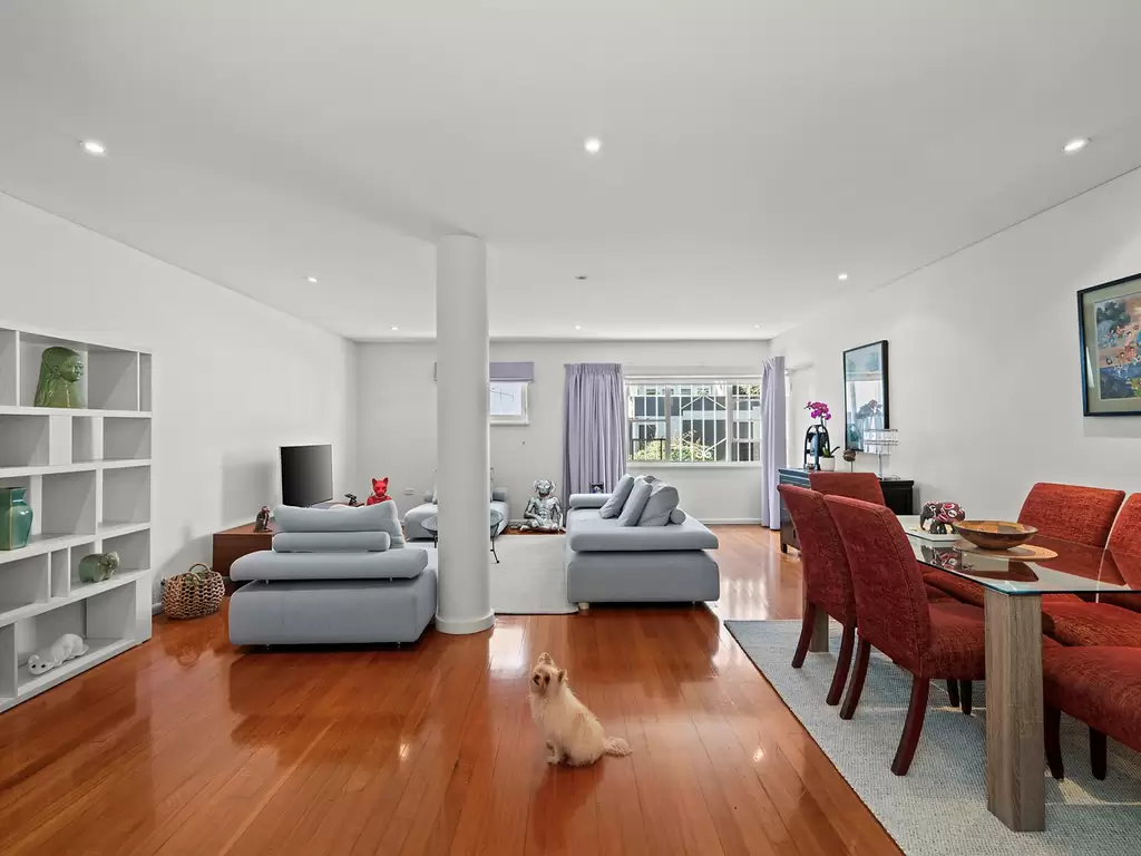 1/26A Darling Point Road, Darling Point Auction by Sydney Sotheby's International Realty