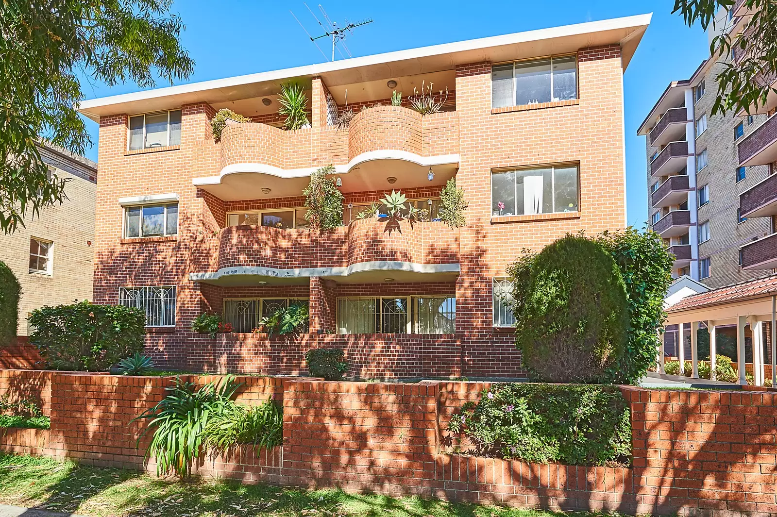 6/50-52 Beach Road, Bondi Beach Sold by Sydney Sotheby's International Realty - image 7