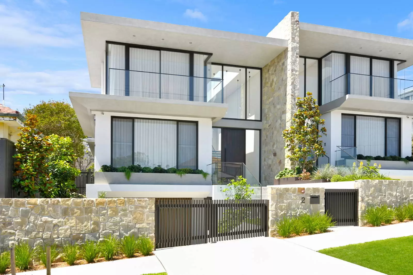 2 Bond Street, Maroubra Sold by Sydney Sotheby's International Realty - image 6