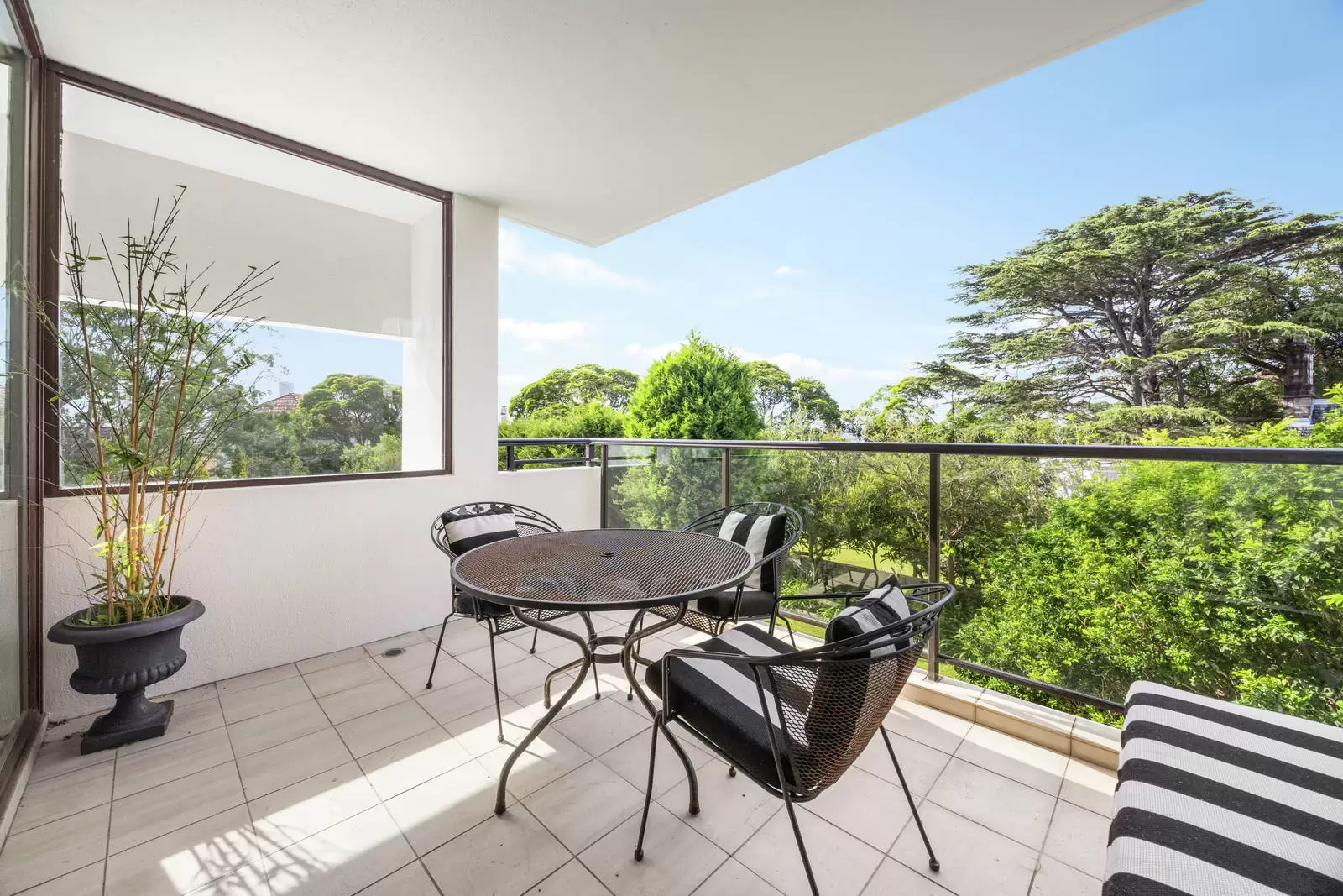 1/51 Darling Point Road, Darling Point Leased by Sydney Sotheby's International Realty - image 1