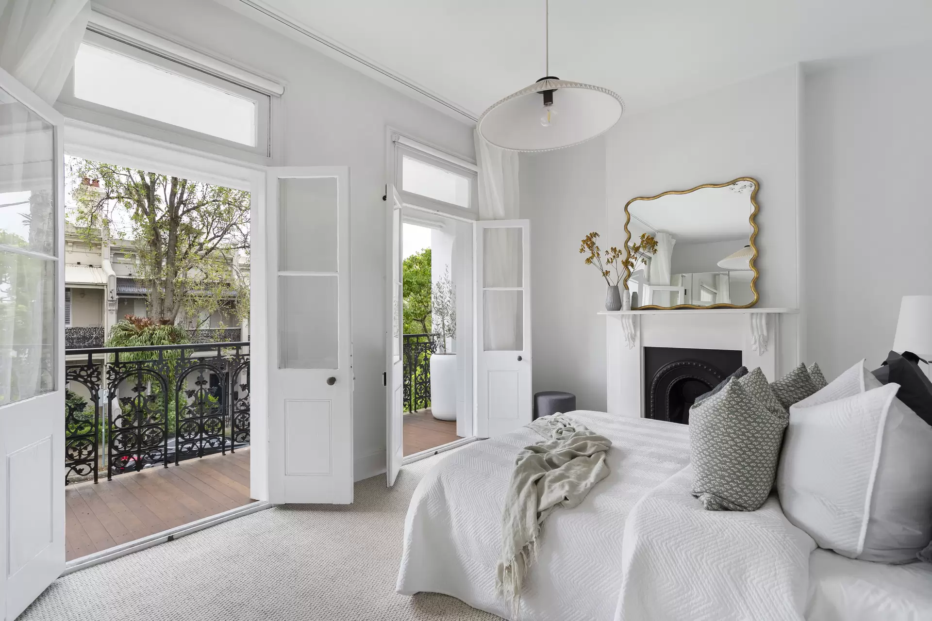 99 Jersey Road, Woollahra Auction by Sydney Sotheby's International Realty - image 1