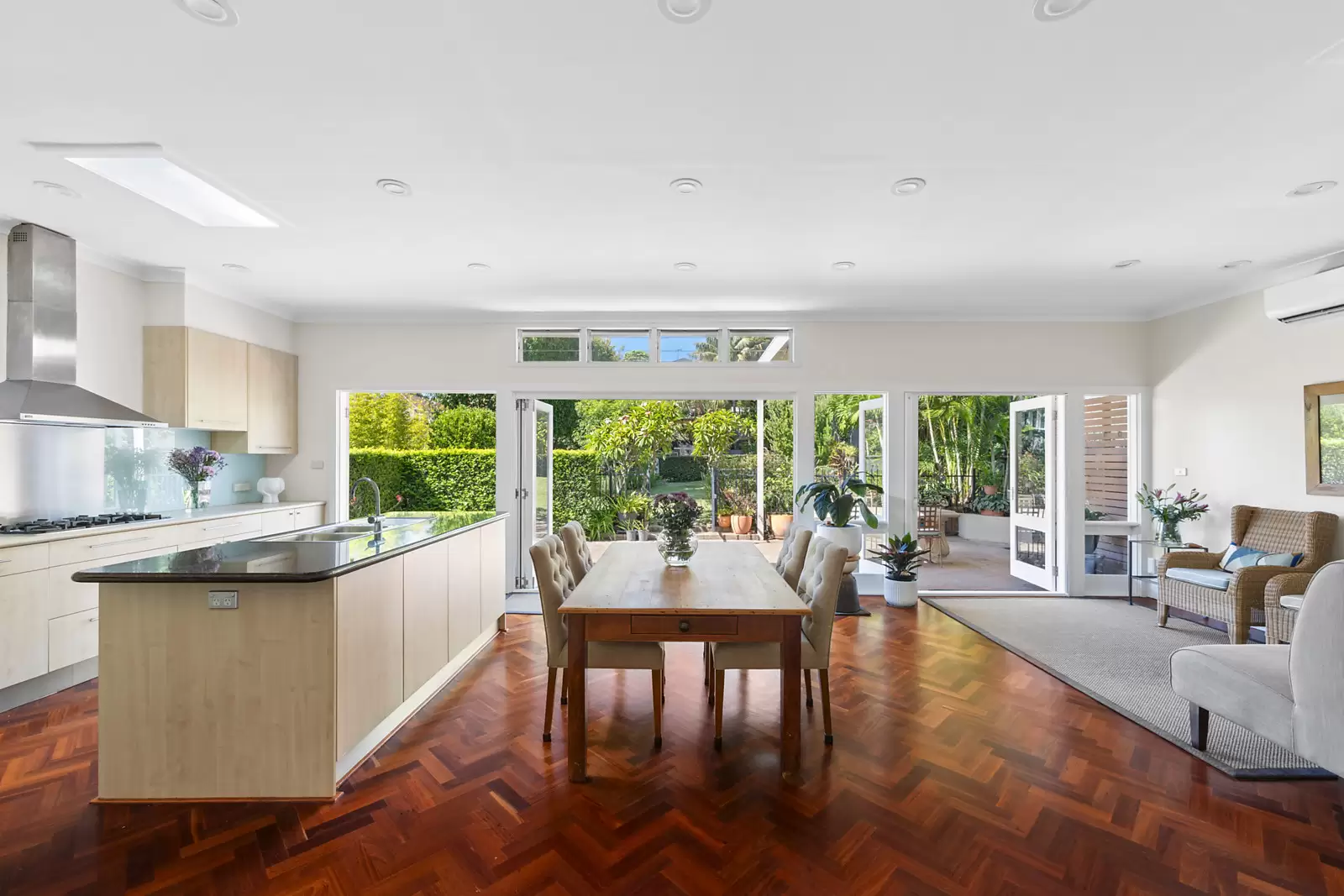 33 Dans Avenue, Coogee Auction by Sydney Sotheby's International Realty - image 2