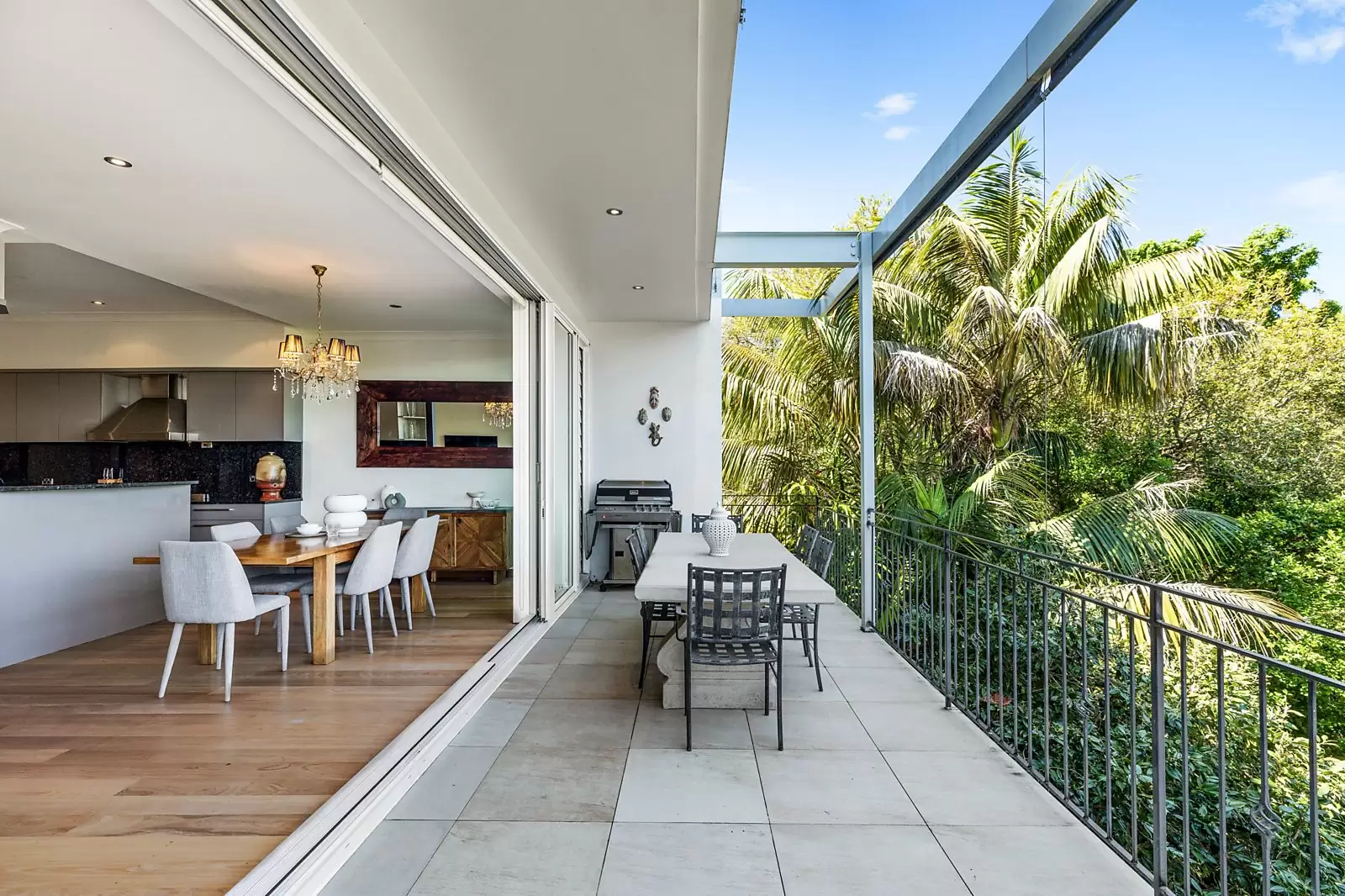 102 Hopetoun Avenue, Vaucluse Auction by Sydney Sotheby's International Realty - image 2