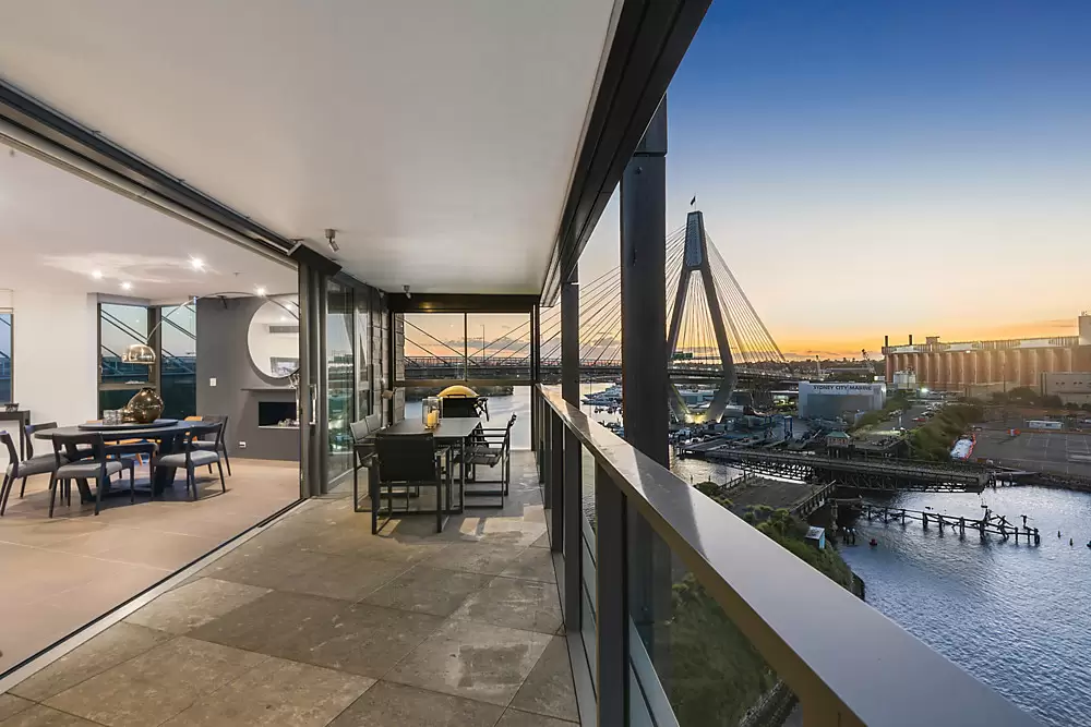 9a/2 Bowman Street, Pyrmont Auction by Sydney Sotheby's International Realty - image 1