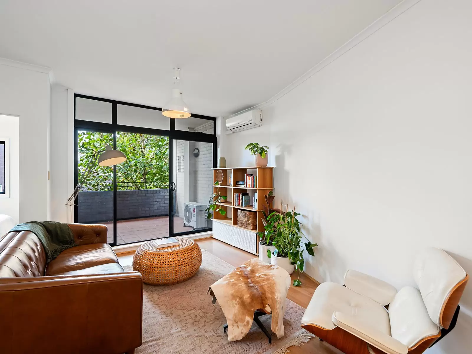 24/3-13 Erskineville Road, Newtown Auction by Sydney Sotheby's International Realty - image 2