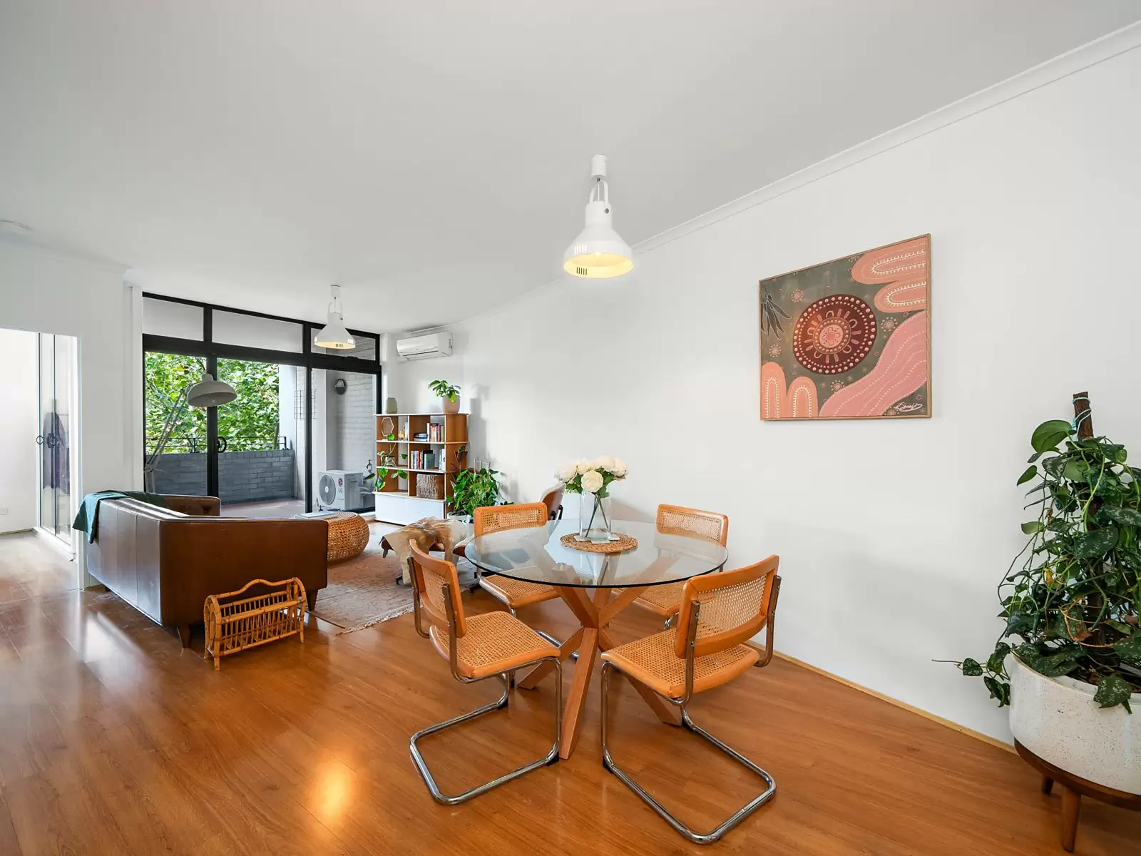 24/3-13 Erskineville Road, Newtown Auction by Sydney Sotheby's International Realty - image 1