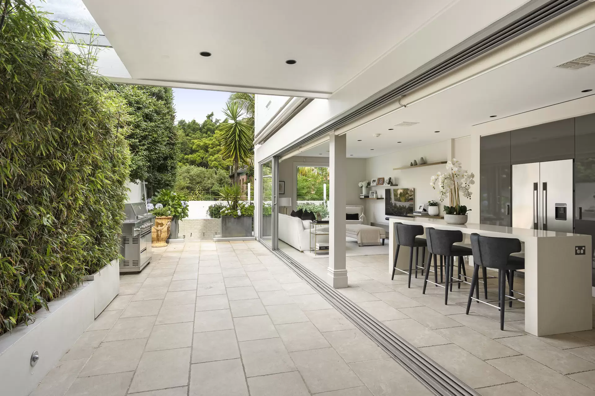 127 Darling Point Road, Darling Point Sold by Sydney Sotheby's International Realty - image 2