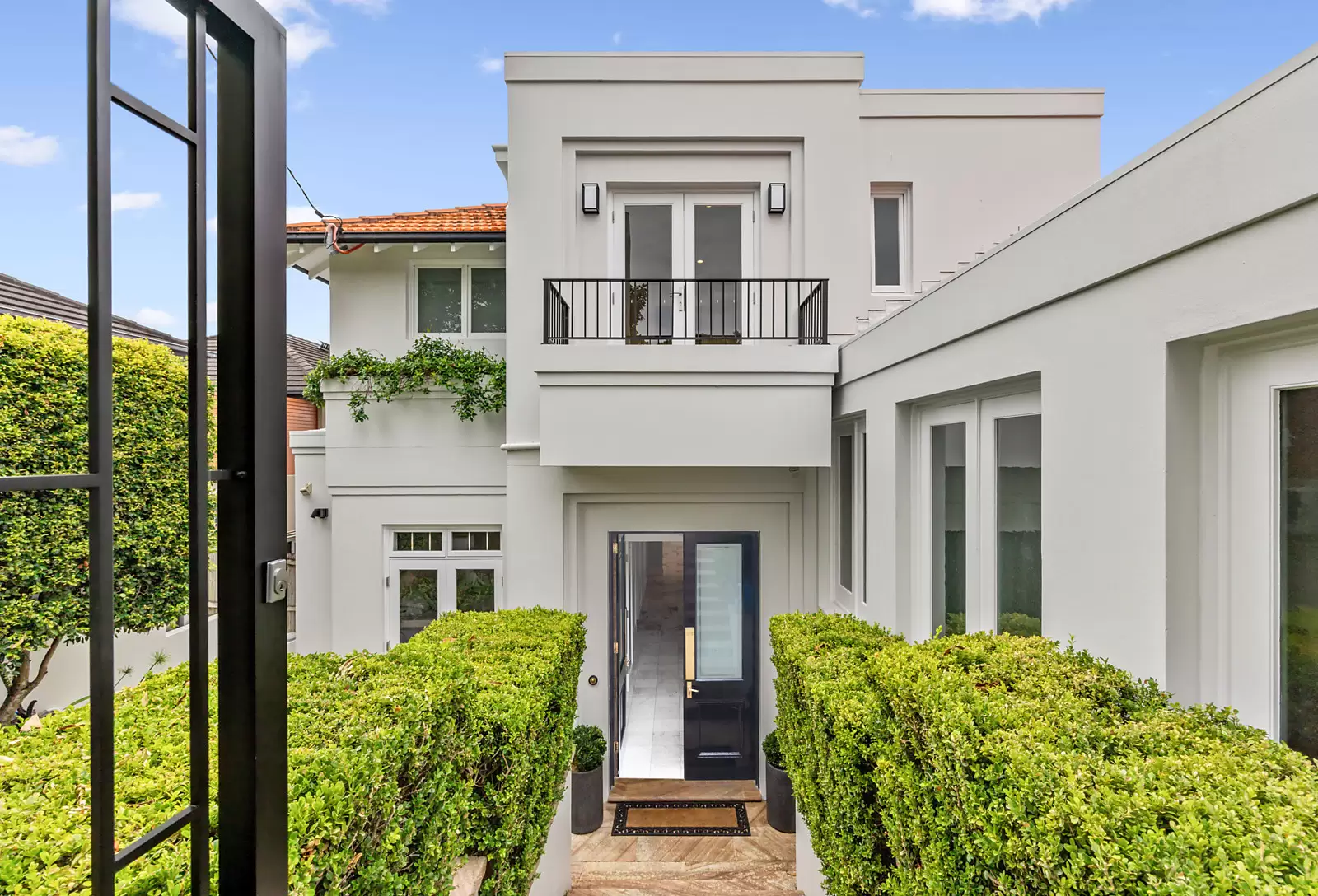 29 Division Street, Coogee Auction by Sydney Sotheby's International Realty - image 2