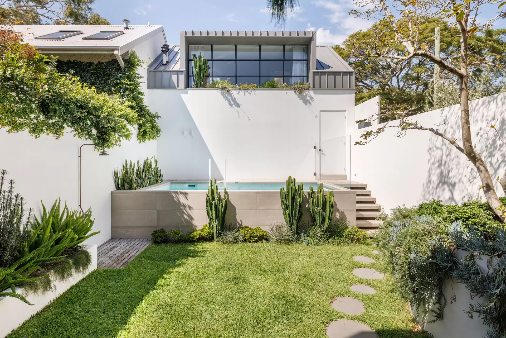 55 John Street, Woollahra Auction by Sydney Sotheby's International Realty - image 1