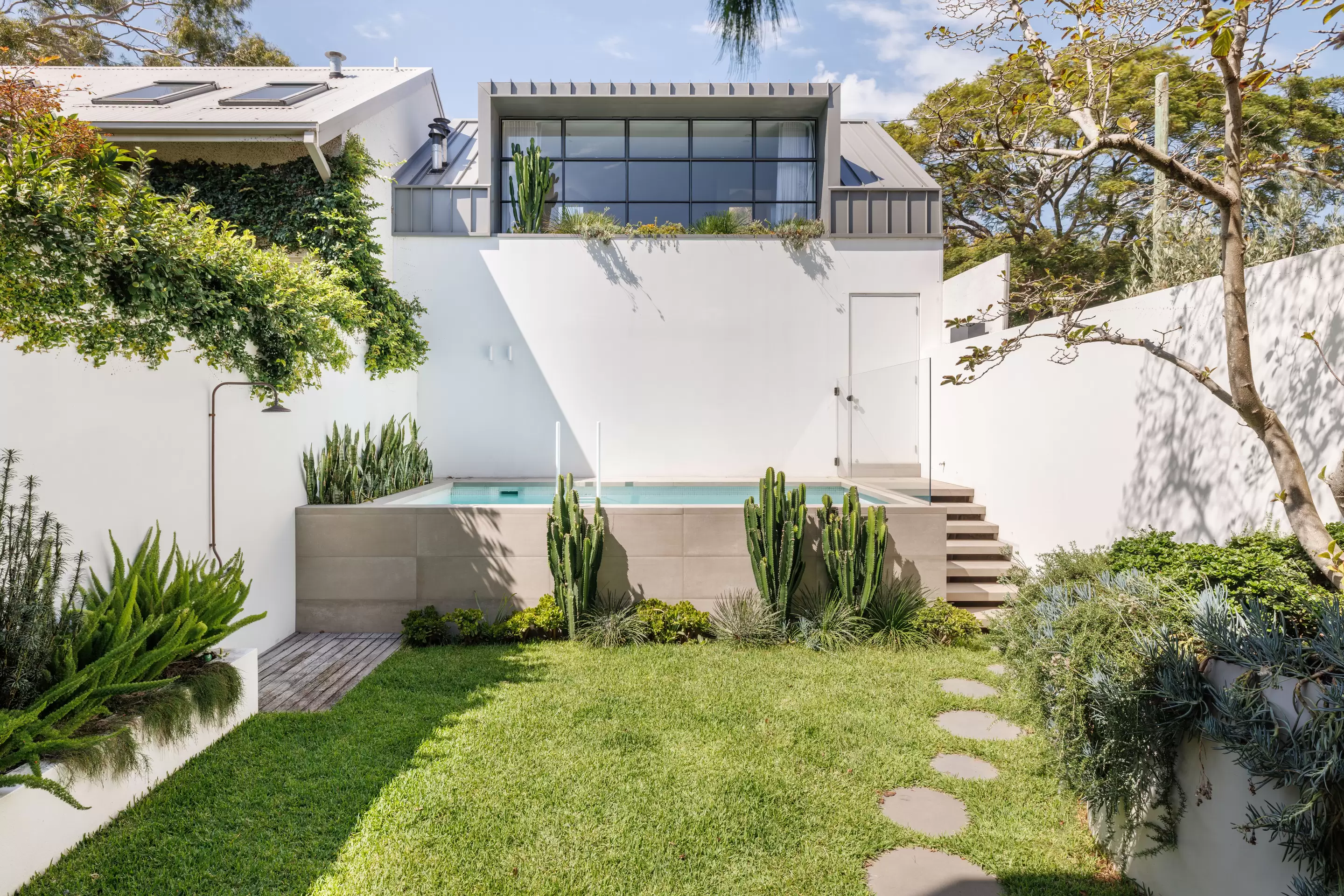 55 John Street, Woollahra Auction by Sydney Sotheby's International Realty - image 3