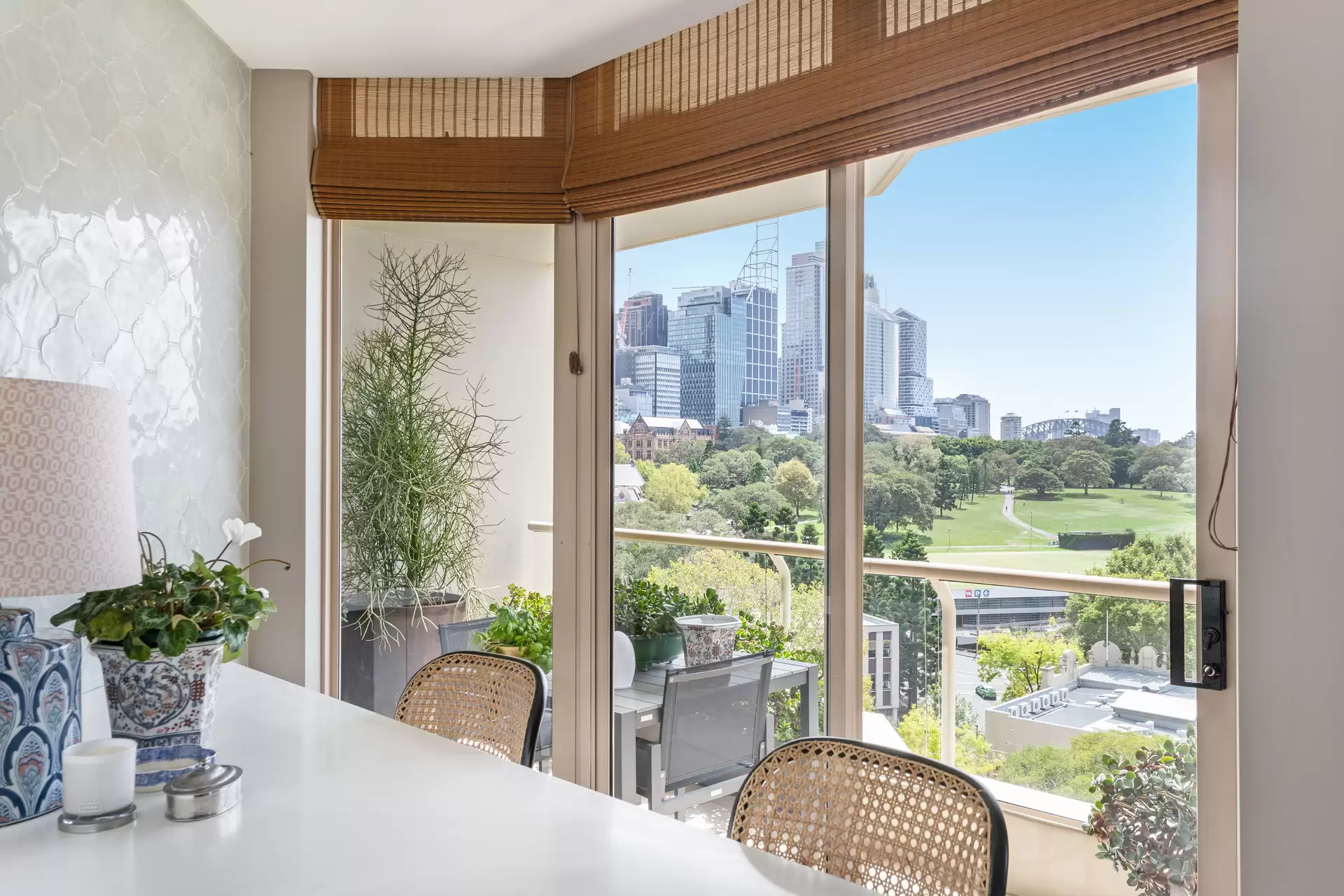 908/63 Crown Street, Woolloomooloo Auction by Sydney Sotheby's International Realty - image 1