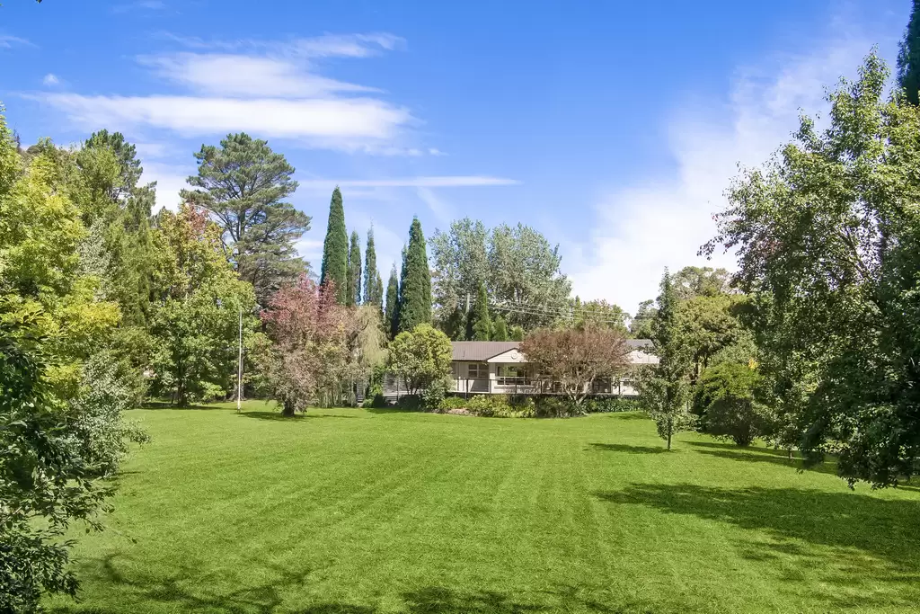 6 Holly Road, Burradoo For Sale by Sydney Sotheby's International Realty