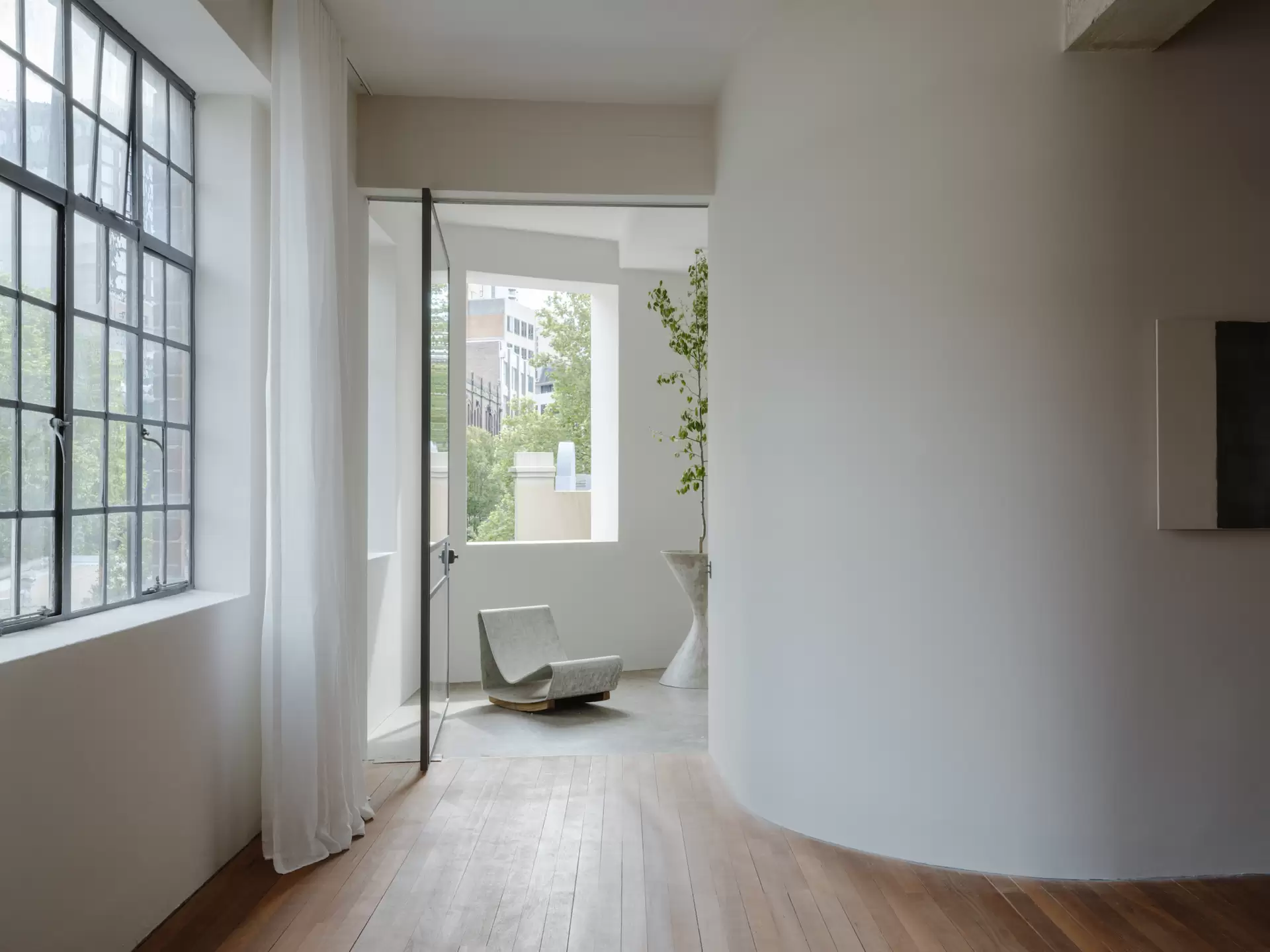 4/46 Foster Street, Surry Hills Auction by Sydney Sotheby's International Realty - image 1