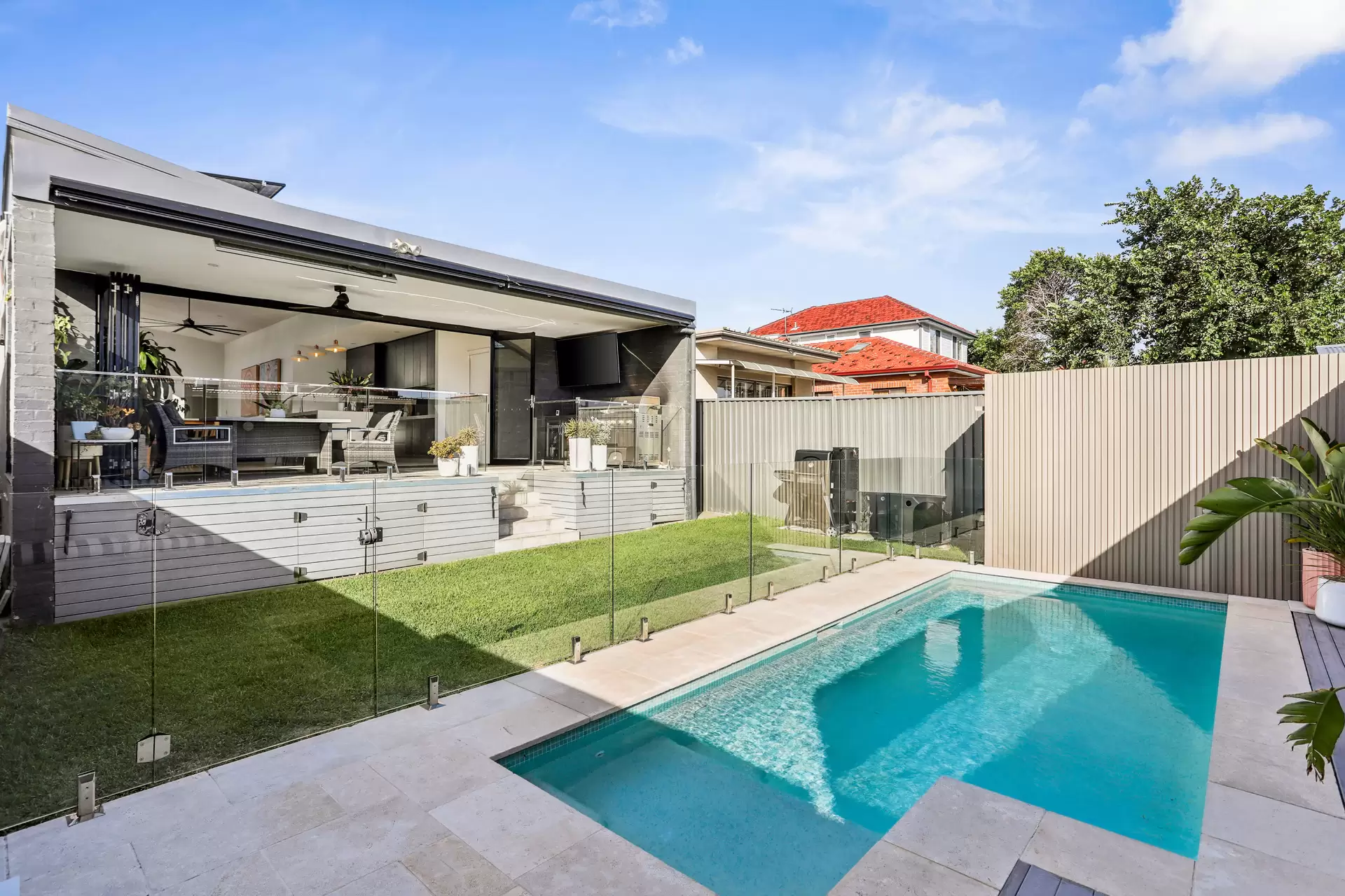 41 Wild Street, Maroubra Sold by Sydney Sotheby's International Realty - image 2