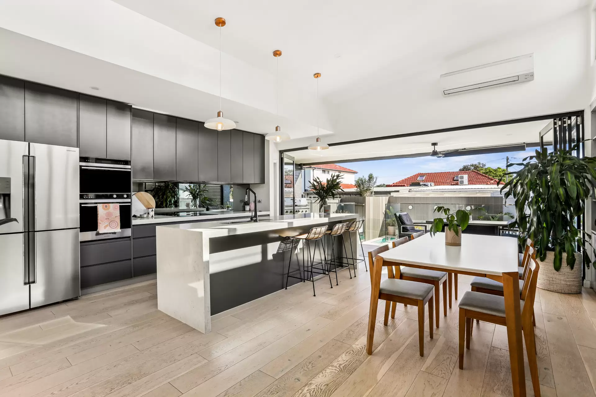 41 Wild Street, Maroubra Sold by Sydney Sotheby's International Realty - image 3