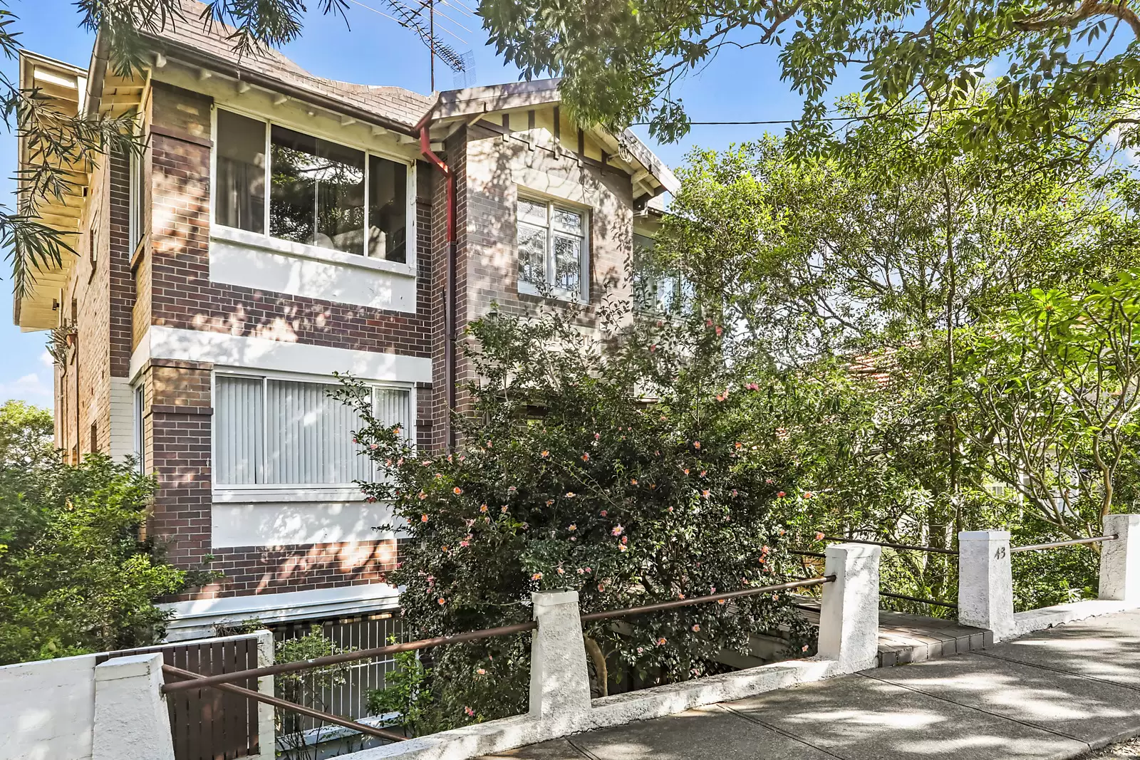 4/43 Birriga Road, Bellevue Hill Auction by Sydney Sotheby's International Realty - image 2