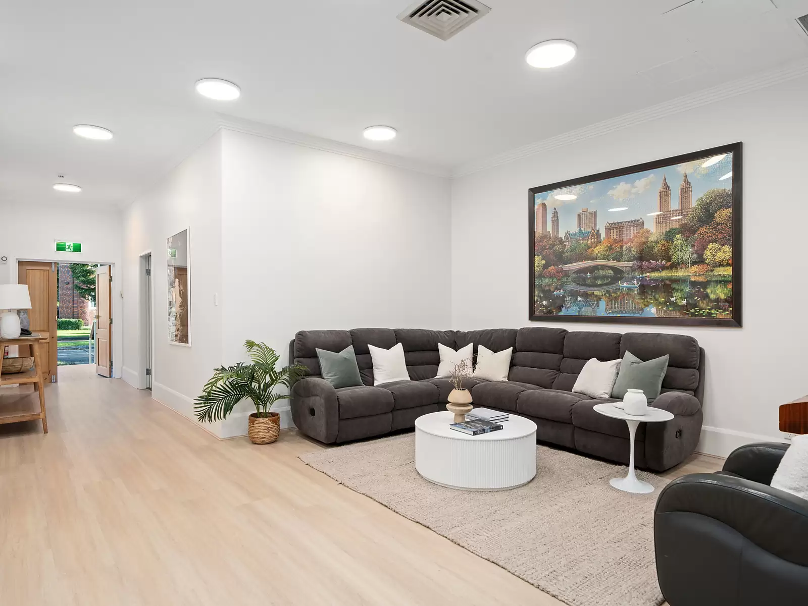 56 Warners Avenue, North Bondi Auction by Sydney Sotheby's International Realty - image 3