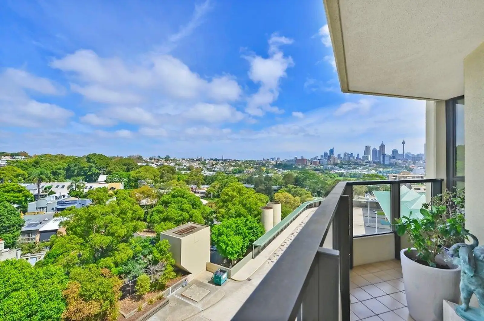 Photo #1: 1011/180 Ocean Street, Edgecliff - Sold by Sydney Sotheby's International Realty