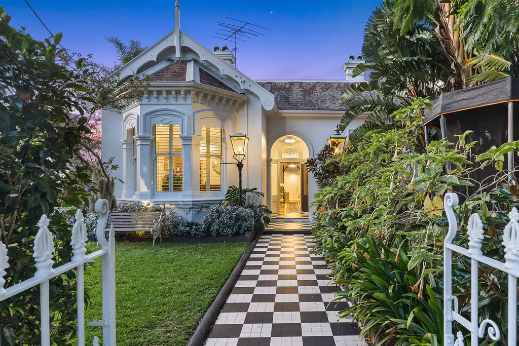 86 Coogee Bay Road, Coogee Auction by Sydney Sotheby's International Realty
