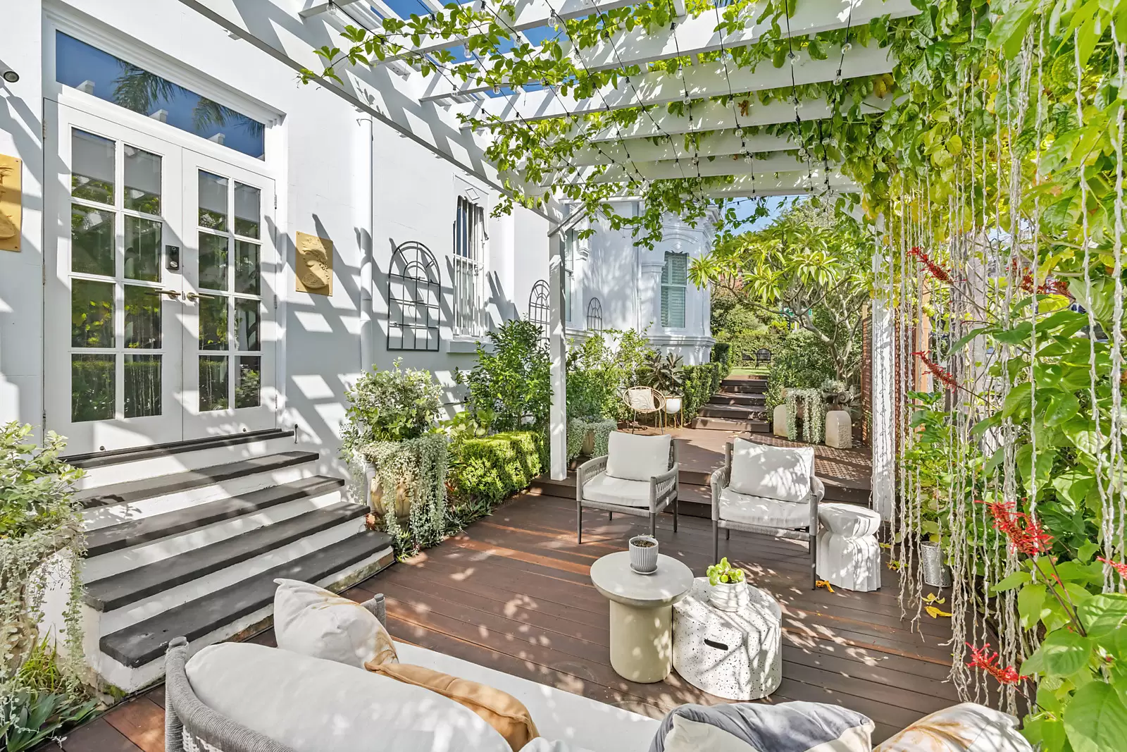 86 Coogee Bay Road, Coogee Auction by Sydney Sotheby's International Realty - image 2