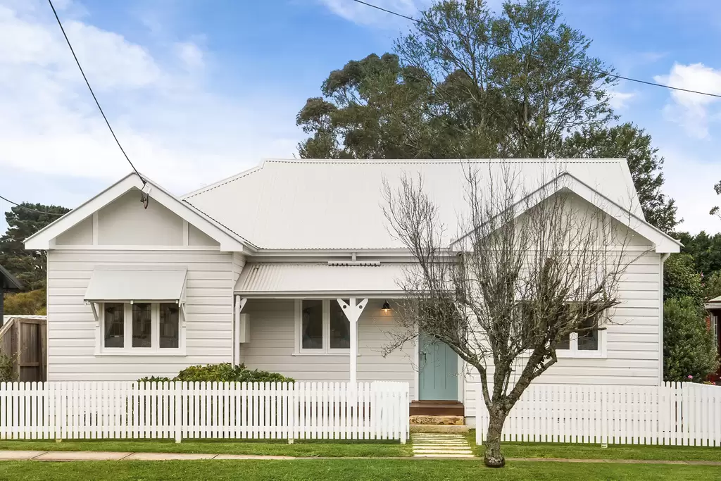 24 Hoddle Street, Robertson For Sale by Sydney Sotheby's International Realty