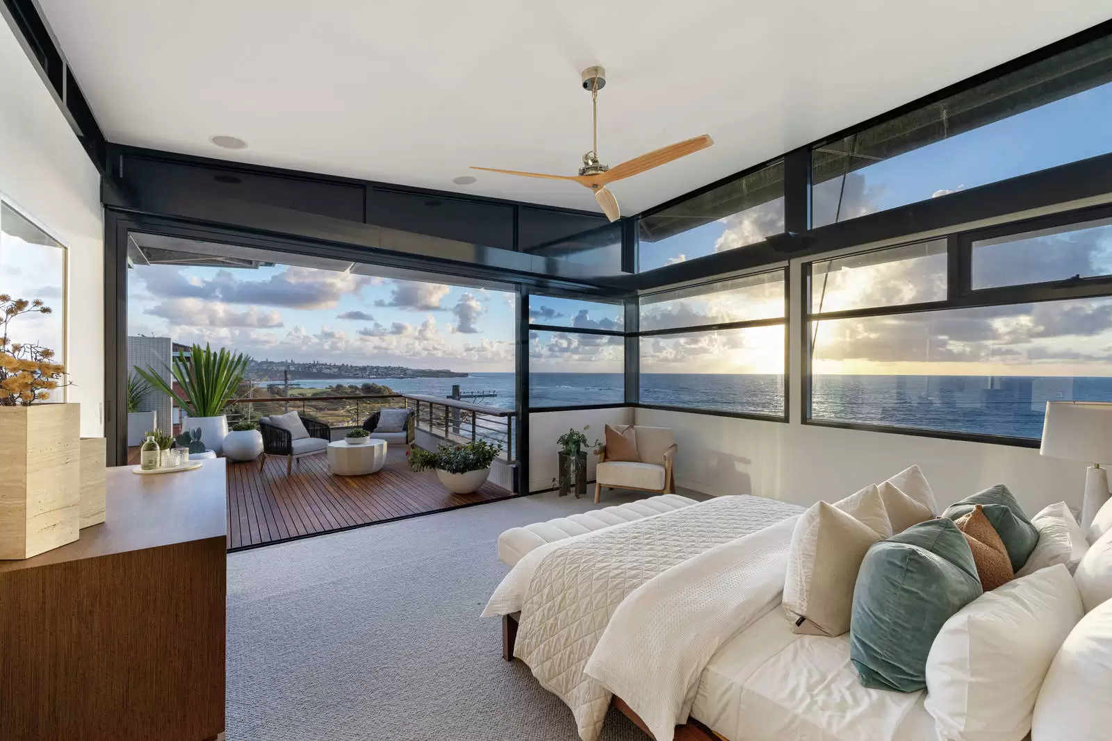 8 Alexandria Parade, South Coogee Auction by Sydney Sotheby's International Realty - image 2