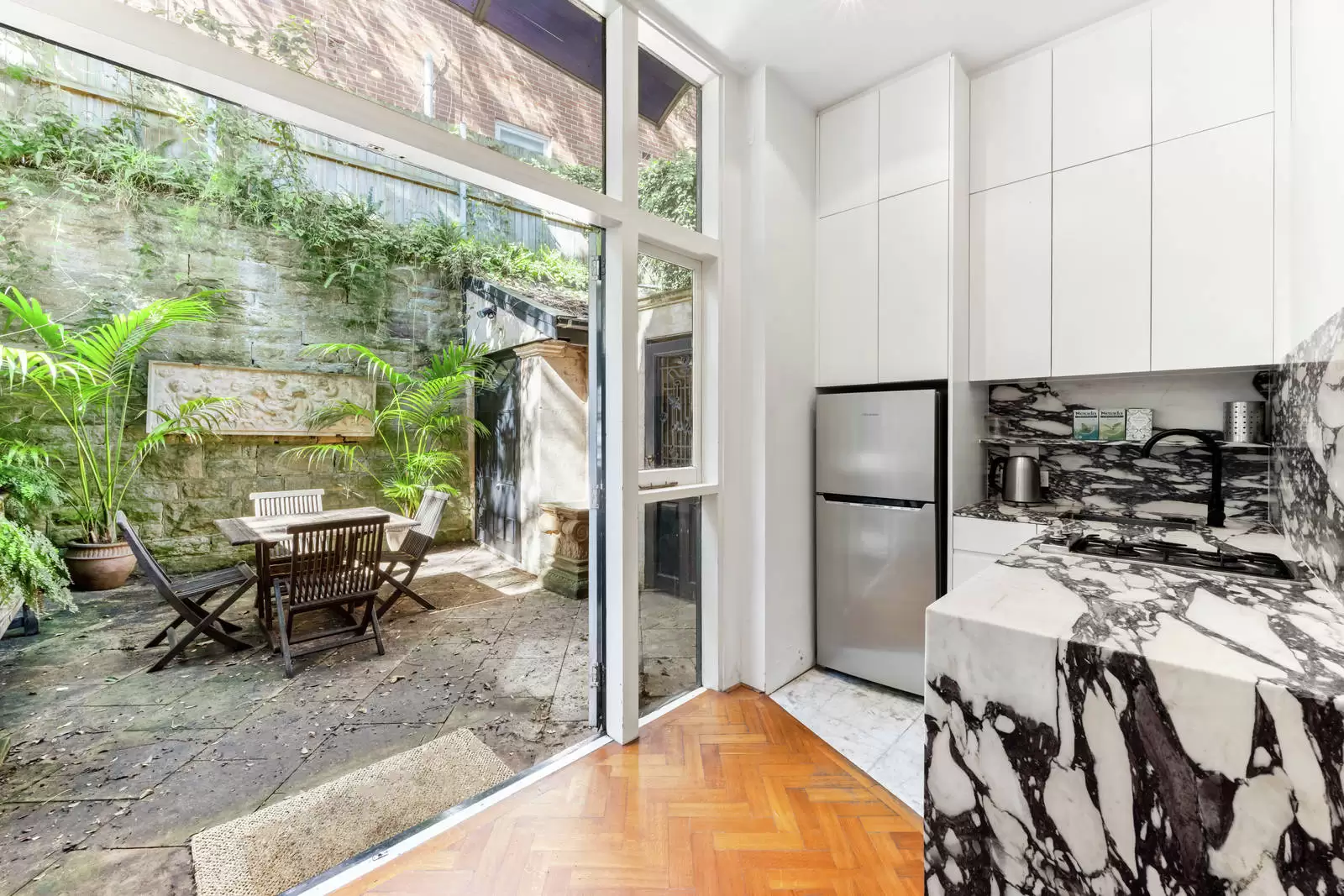 3/31 Darling Point Road, Darling Point Leased by Sydney Sotheby's International Realty - image 4