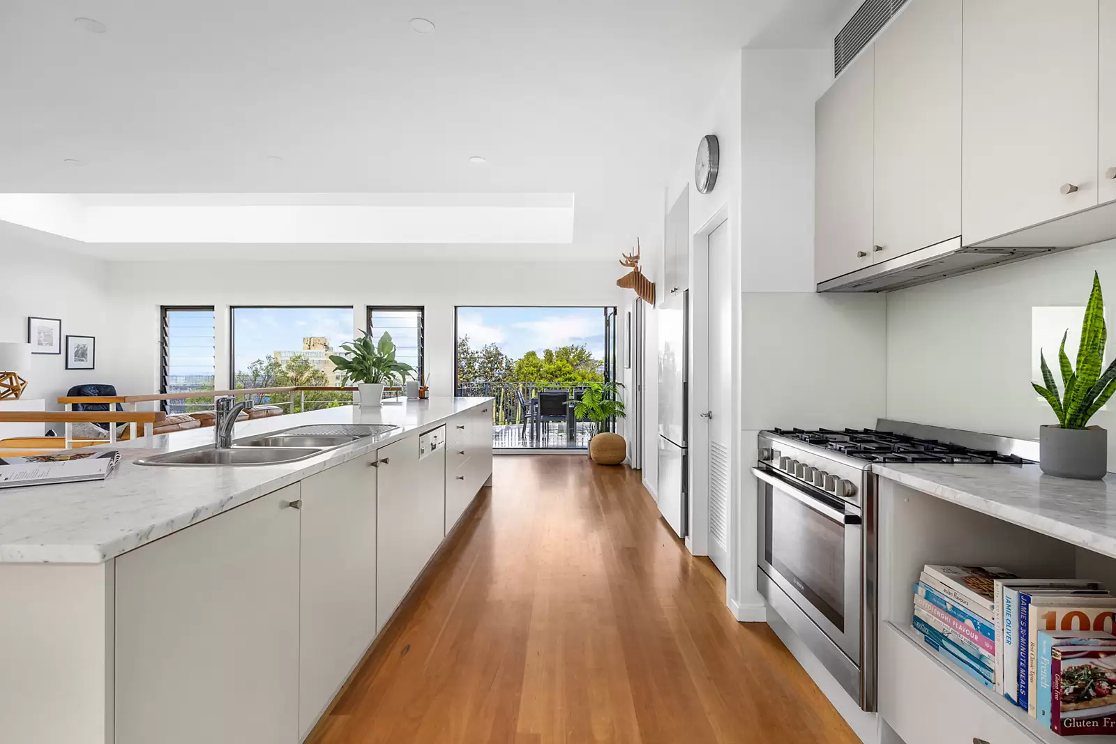 2 Moore Street, Coogee Auction by Sydney Sotheby's International Realty - image 3